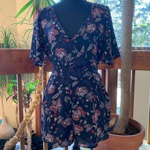 BB Dakota Romper Sz 10 EUC